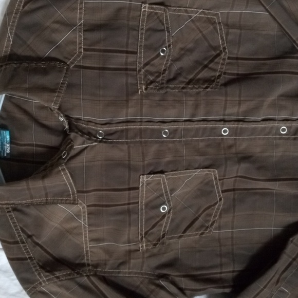 UR Vintage mens lrg Dark Brown Long Sleeve with Snap Buttons Wrists - Picture 3 of 10